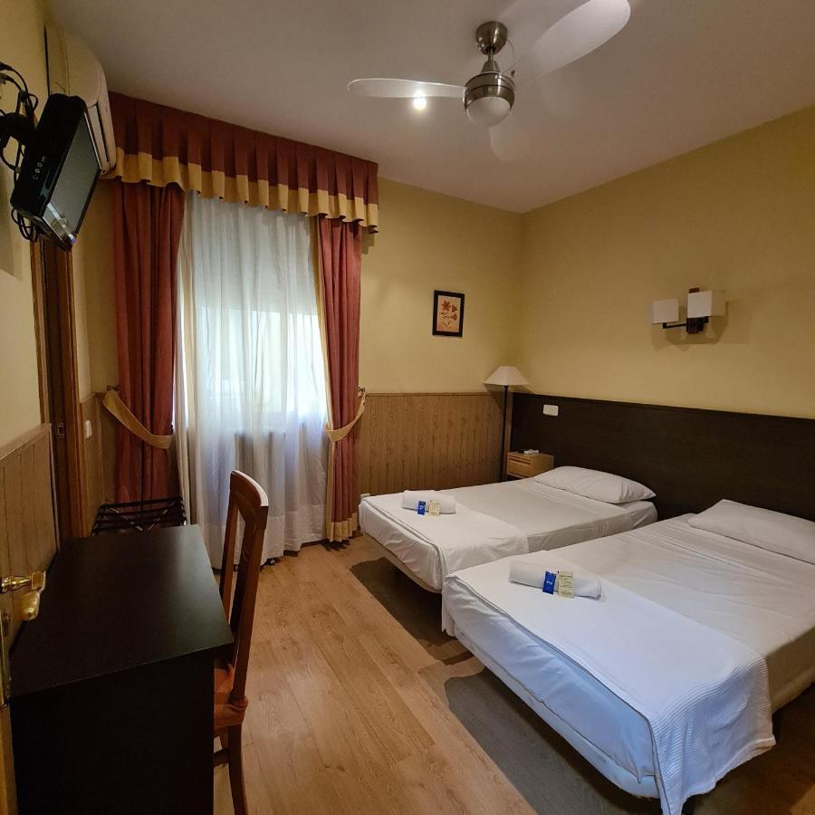 Hostal Oporto Madrid Kültér fotó