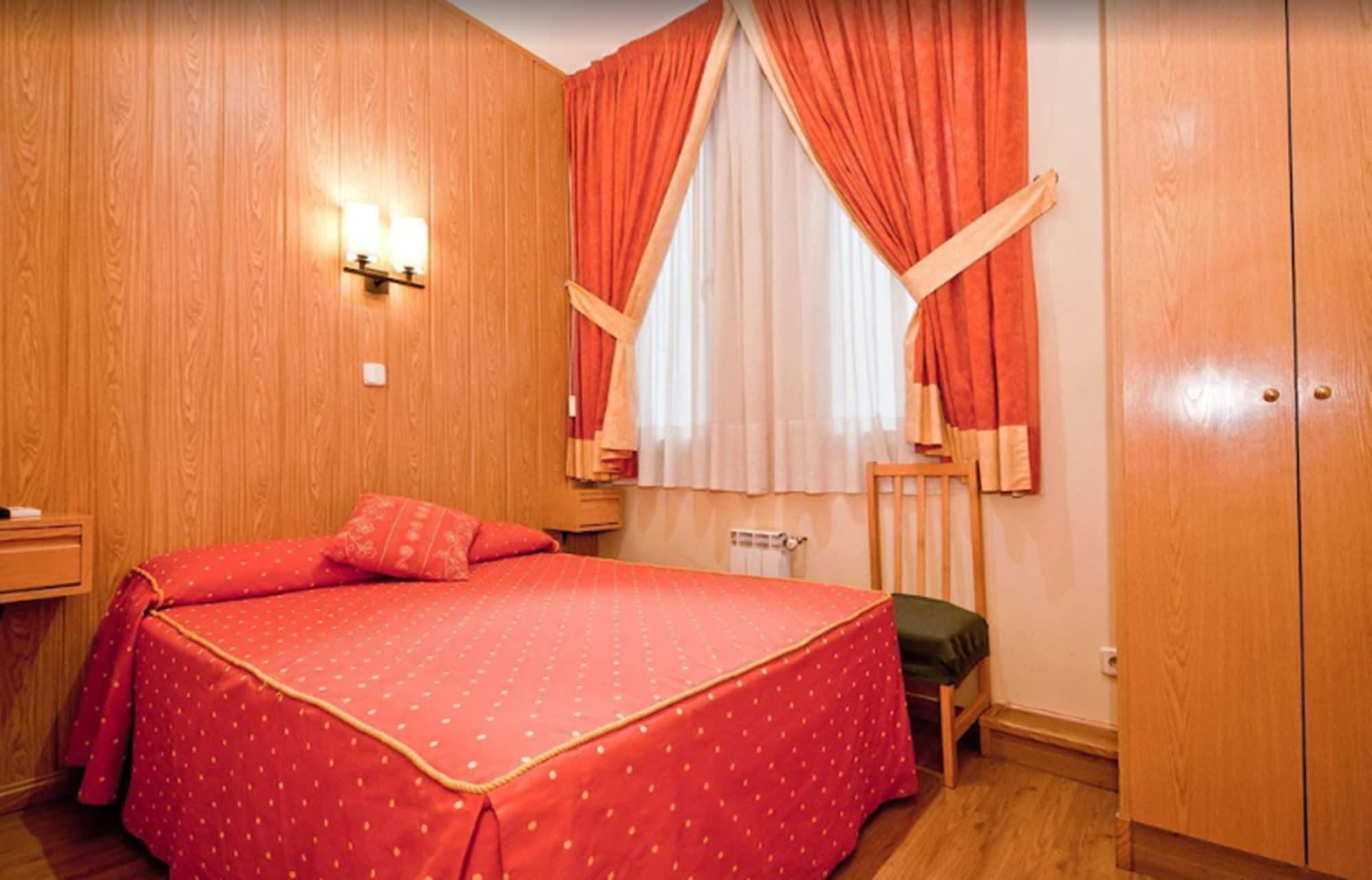 Hostal Oporto Madrid Kültér fotó