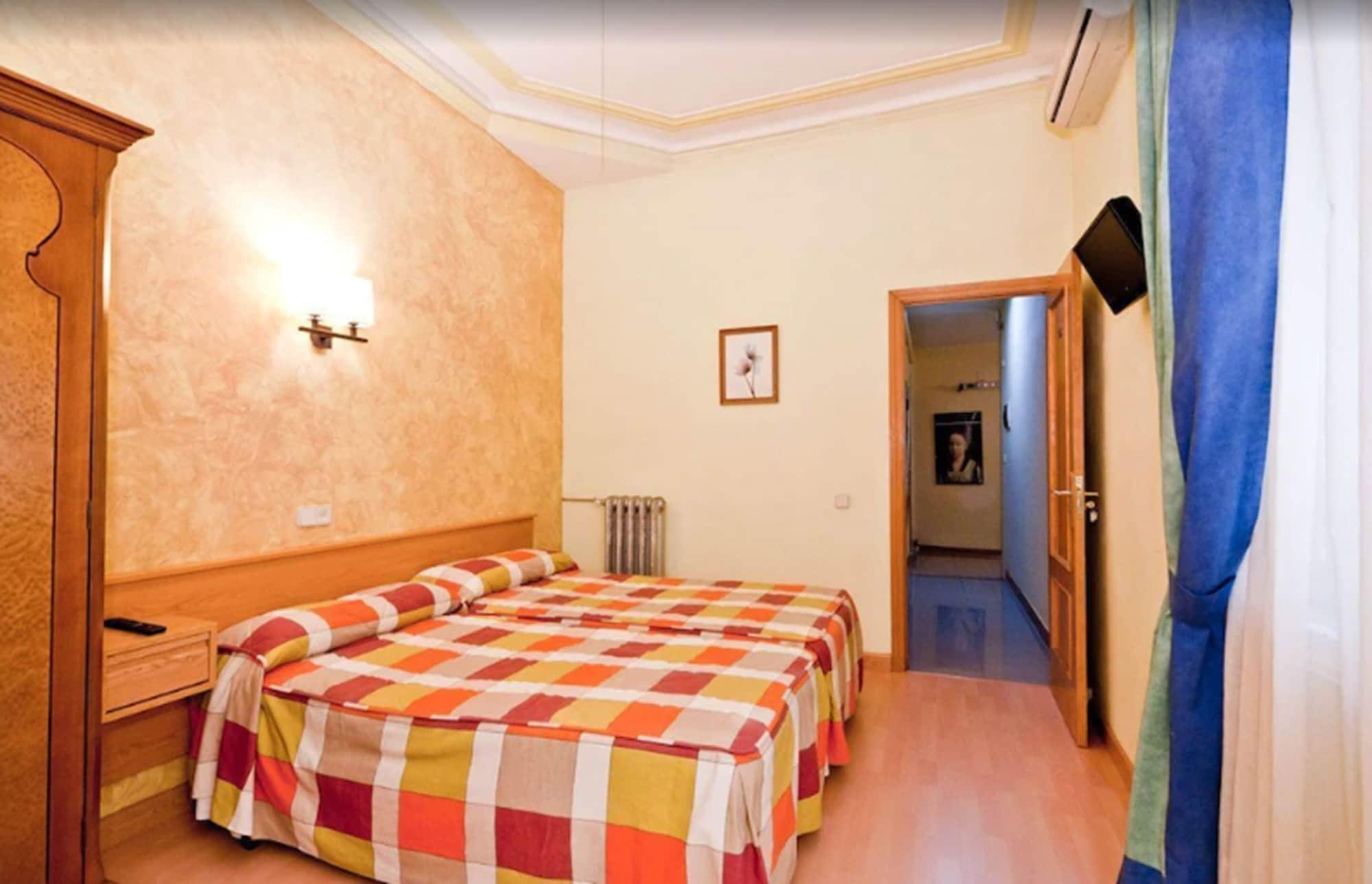 Hostal Oporto Madrid Kültér fotó