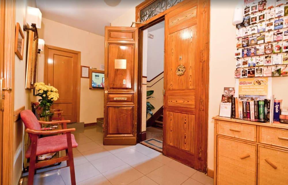 Hostal Oporto Madrid Kültér fotó